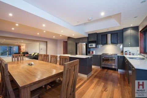 Gippsland Twelve Spacious & Central With Off Street Parking - Accommodation Gold Coast 1