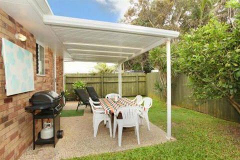 Unit 1 / 14 Tamarindus Street Marcoola Beach Pet Friendly 300 BOND Linen Supplied - Accommodation Gold Coast 5