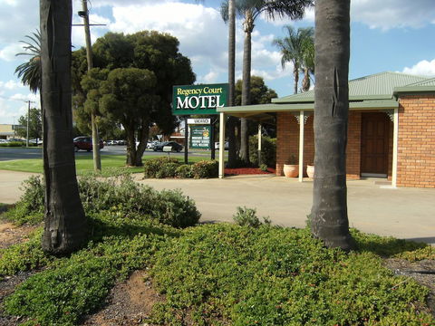 Regency Court Motel - Accommodation Gold Coast 1