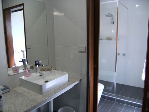 Regency Court Motel - Accommodation Gold Coast 3