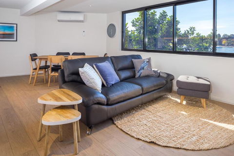 Bridge View Apartments - Accommodation Gold Coast 2