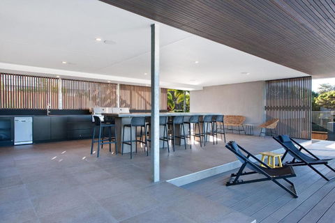 Blueys Beach House 5 Bedroom - Accommodation Gold Coast 1