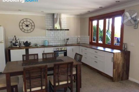 Takura Heights Modern Country Apartment With Pool Access - Accommodation Gold Coast 0