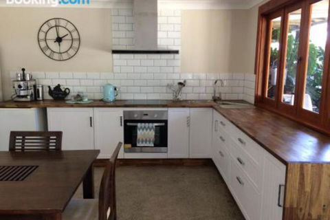Takura Heights Modern Country Apartment With Pool Access - Accommodation Gold Coast 6