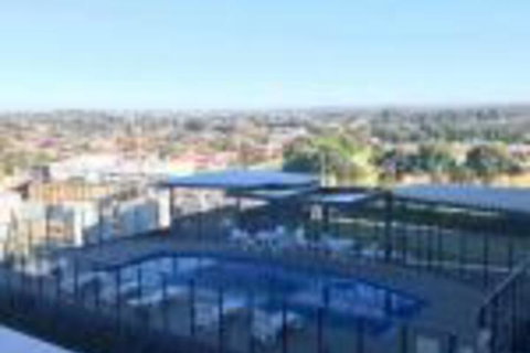 Luxury Apt With 2BR Plus 2Bath - 1 Gold Coast 0