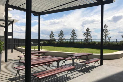 Luxury Apt With 2BR Plus 2Bath - 1 Gold Coast 3