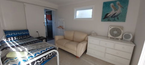 Paradise Bungalow Waterfront - Accommodation Gold Coast 5
