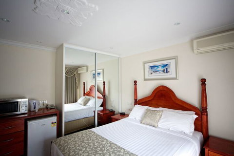 Sanctuary House Resort Motel - Accommodation Gold Coast 6
