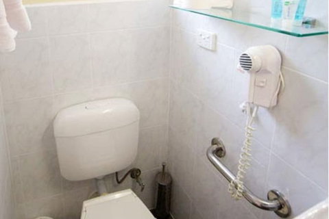 Sanctuary House Resort Motel - Accommodation Gold Coast 5
