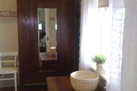 Charlie Bates Cottage - Accommodation Gold Coast 7