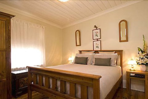 Charlie Bates Cottage - Accommodation Gold Coast 5