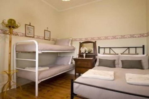 Charlie Bates Cottage - Accommodation Gold Coast 4