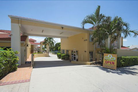 Harbour Sails Motor Inn - Accommodation Gold Coast 2