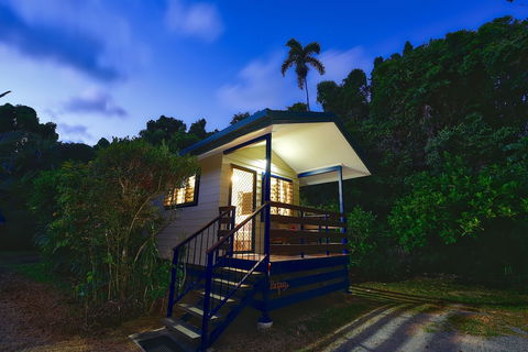 Thornton Beach Bungalows - Gold Coast 4U 1