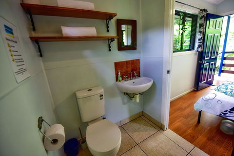 Thornton Beach Bungalows - Gold Coast 4U 6