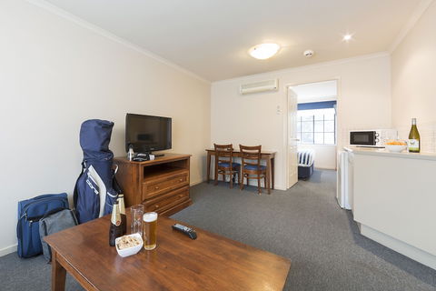 Canberra Parklands Central - Accommodation Gold Coast 4