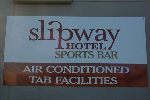 Slipway Hotel Motel - Accommodation Gold Coast 1