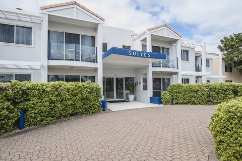 The Marina Hotel - Accommodation Gold Coast 5