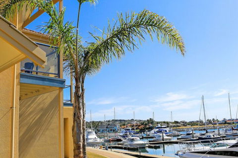 The Marina Hotel - Accommodation Gold Coast 2