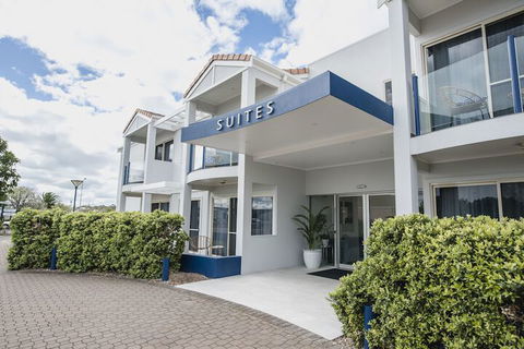 The Marina Hotel - Accommodation Gold Coast 6