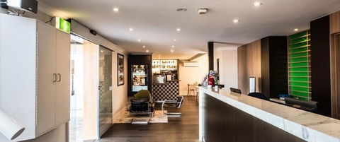 The Waverley International Hotel - Accommodation Gold Coast 3