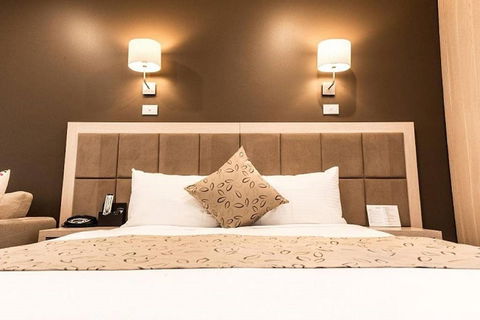 The Waverley International Hotel - Accommodation Gold Coast 1