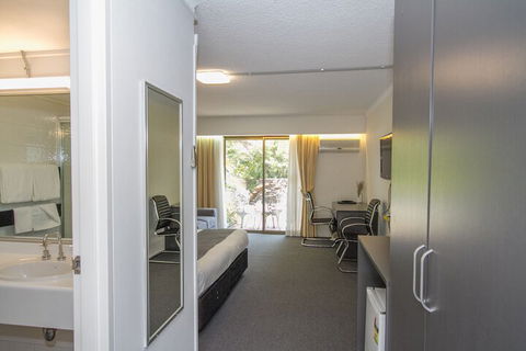 Quality Inn The Willows - Accommodation Gold Coast 1