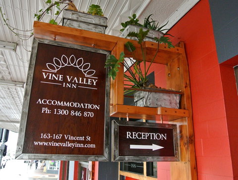 Vine Valley Inn - Accommodation Gold Coast 0