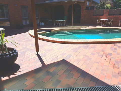 Hotel Cavalier - Accommodation Gold Coast 2