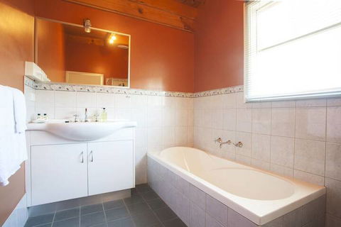 Beechworth Cedar Cottages - Accommodation Gold Coast 5