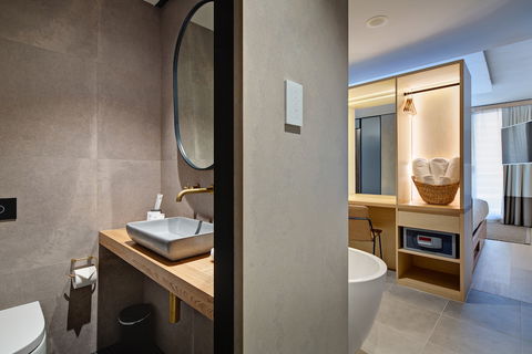 Zara Tower Hotel - Accommodation Gold Coast 0