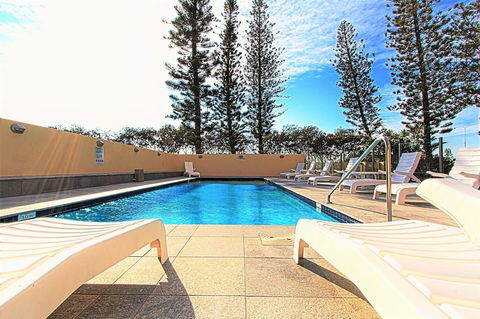 Seacrest Beachfront Holiday Apartments - Accommodation Gold Coast 3