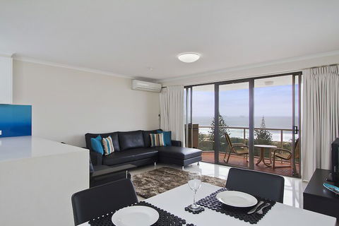 South Pacific Plaza - Accommodation Gold Coast 7