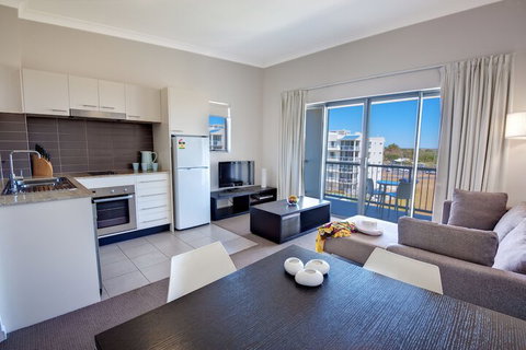 The Point Resort - 1 Gold Coast 5