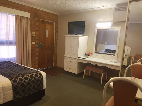 Cousins Motor Inn - Accommodation Gold Coast 4