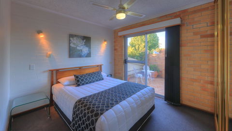 Cousins Motor Inn - Accommodation Gold Coast 1