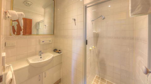 Cousins Motor Inn - Accommodation Gold Coast 2