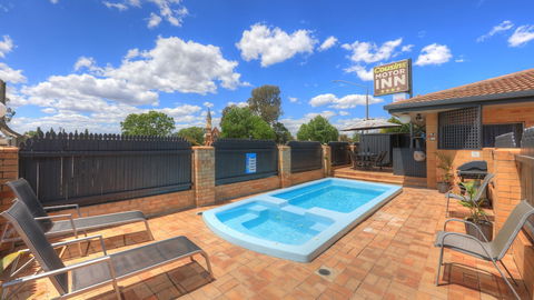 Cousins Motor Inn - Accommodation Gold Coast 0