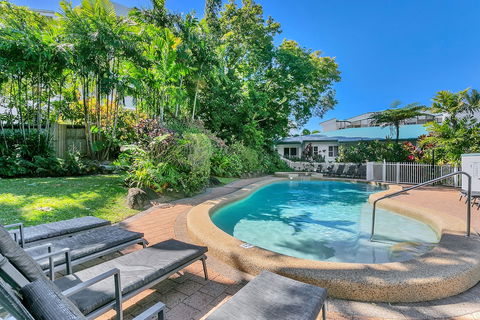 Beachfront Apartments On Trinity Beach - Accommodation Gold Coast 4