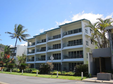 Beachfront Apartments On Trinity Beach - Accommodation Gold Coast 1