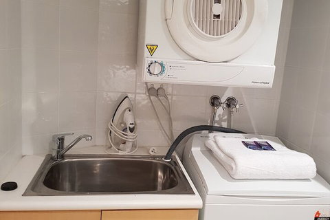 Kirra Beach Apartments - Accommodation Gold Coast 3