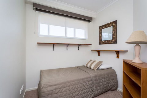 Kirra Beach Apartments - Accommodation Gold Coast 6
