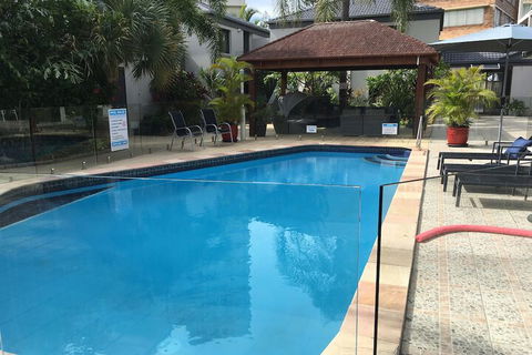 Burleigh Palms Holiday Apartments - Accommodation Gold Coast 4