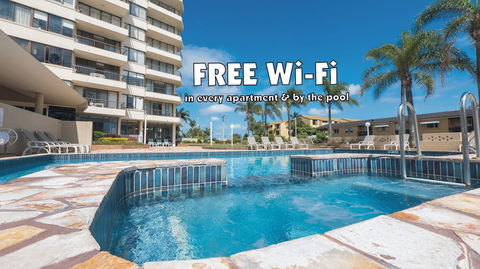 Southern Cross Beachfront Holiday Apartments - Accommodation Gold Coast 3