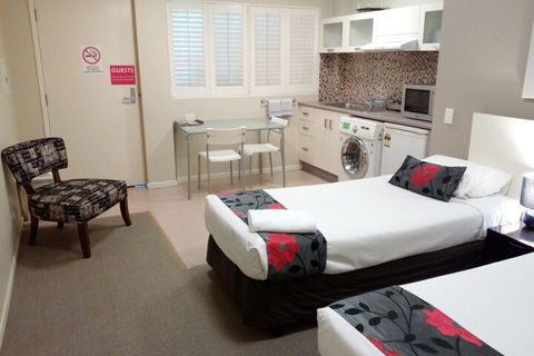Brisbane Street Studios - Accommodation Gold Coast 5