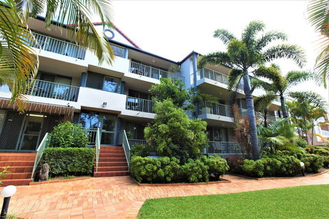 Montana Palms Resort - Gold Coast 4U 0