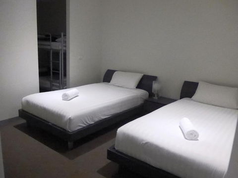 Summer Inn Holiday Apartments - Gold Coast 4U 5