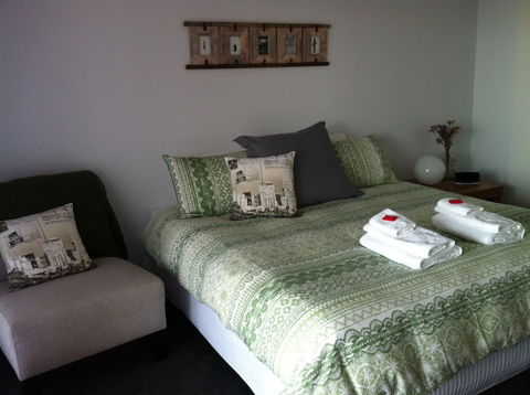 Corinella On The Esplanade Bed & Breakfast - Gold Coast 4U 5