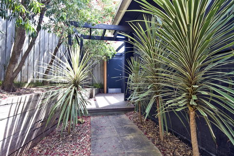 Lornebeach Apartments - Accommodation Gold Coast 0