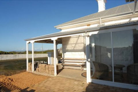 Cape Nelson Lighthouse - Accommodation Gold Coast 3
